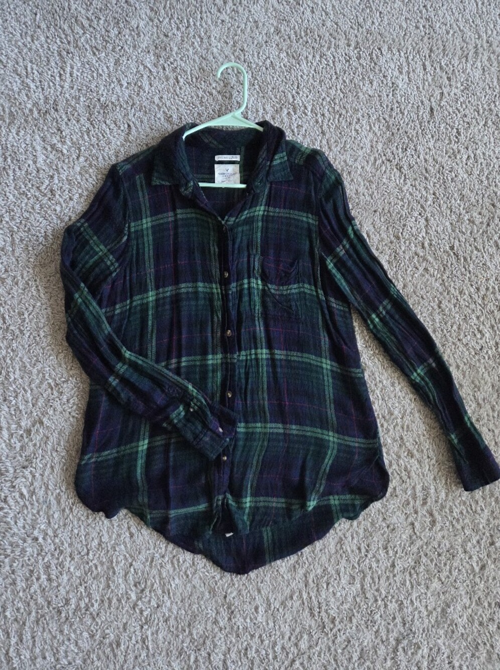 American Eagle Outfitters Green & Navy Plaid Button-Down Shirt